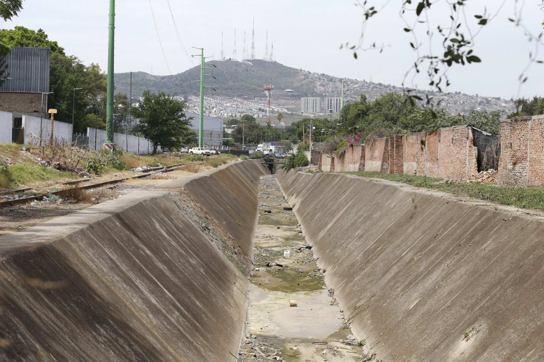 Egresados de CUCEI proponen infiltración en subcuenca del Río San Juan