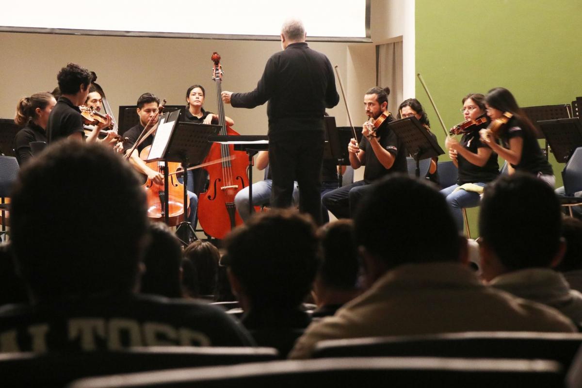 Presentación Orquesta Higinio Ruvalcaba Centro Universitario de
